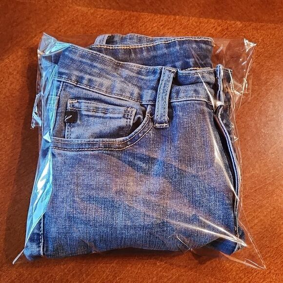 Kancan Mid Rise Stretch Skinny Jeans, Size 3, Blue Wash Denim - Picture 11 of 11